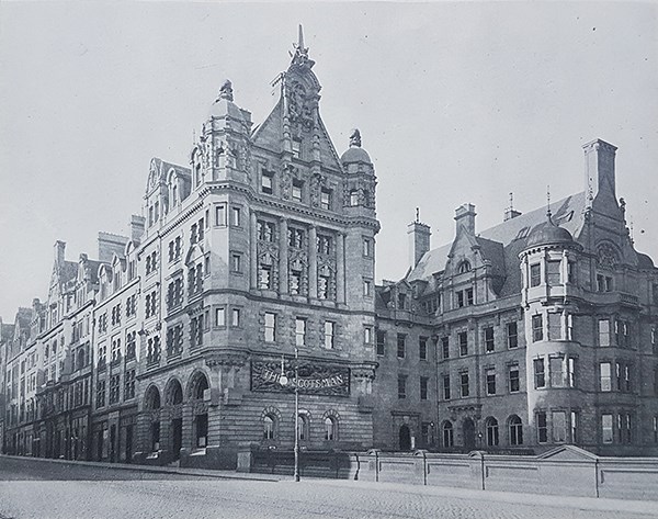 Black and white photo of the old 'Scotsman' offices on Northbridge in Edinburgh.